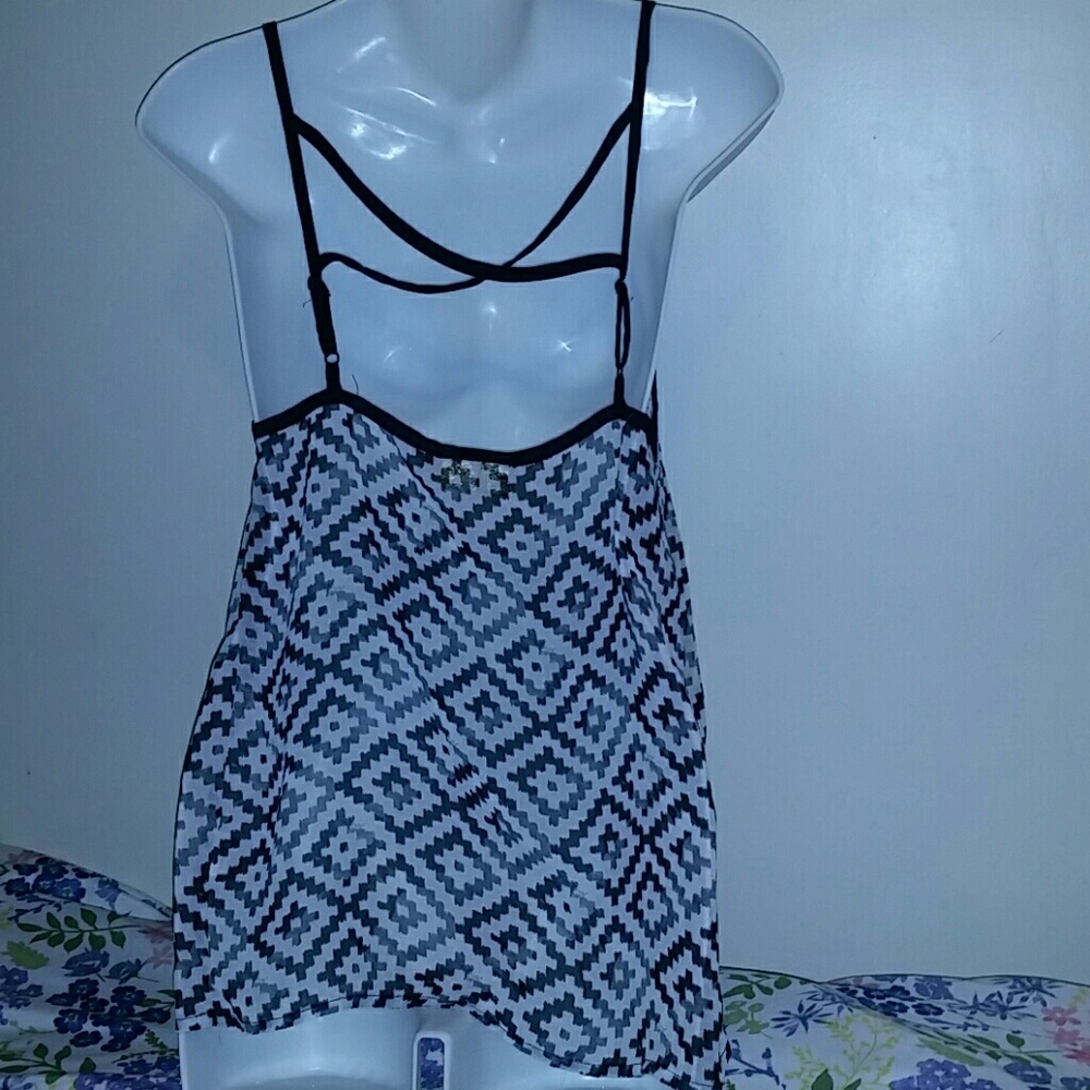 Top - Picture 2 of 2